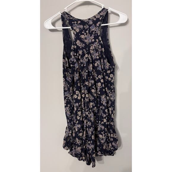 Women's Floral Blouse Express Size Medium Lightweight Top Loft Sleeveless Blouse - Picture 5 of 9